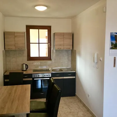 Arnyas Lakopark Apartment
