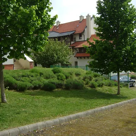 Arnyas Lakopark Apartment