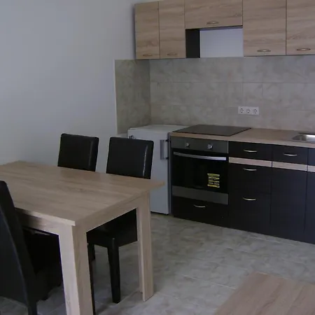 Apartment Arnyas Lakopark Alsopahok